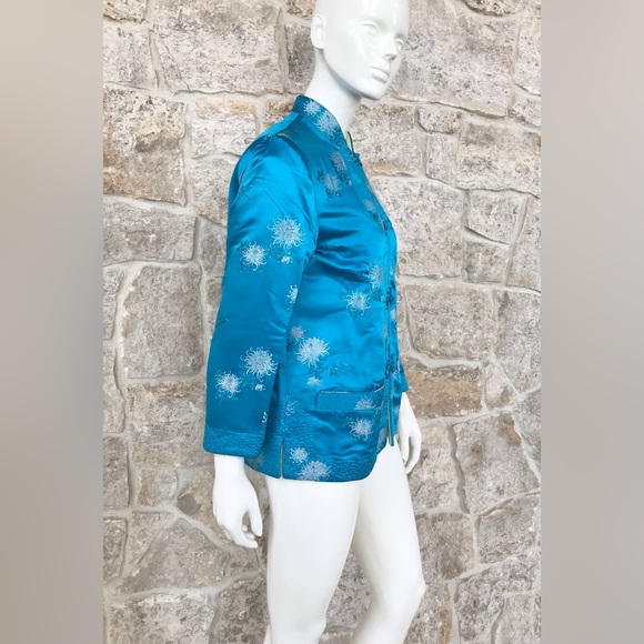 Vintage 1960s Chinese Satin Blue Yellow Reversible Floral Jacket Frog Closures - Picture 4 of 16